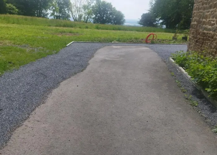 Les Ecuries Du Chateau Αβράνς